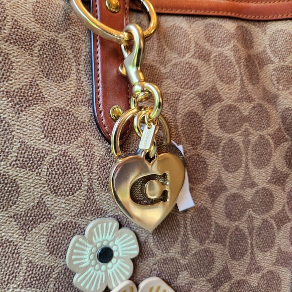 Coach Signature Heart Keychain/Bag Charm Gold Khaki NWT - Picture 2 of 9